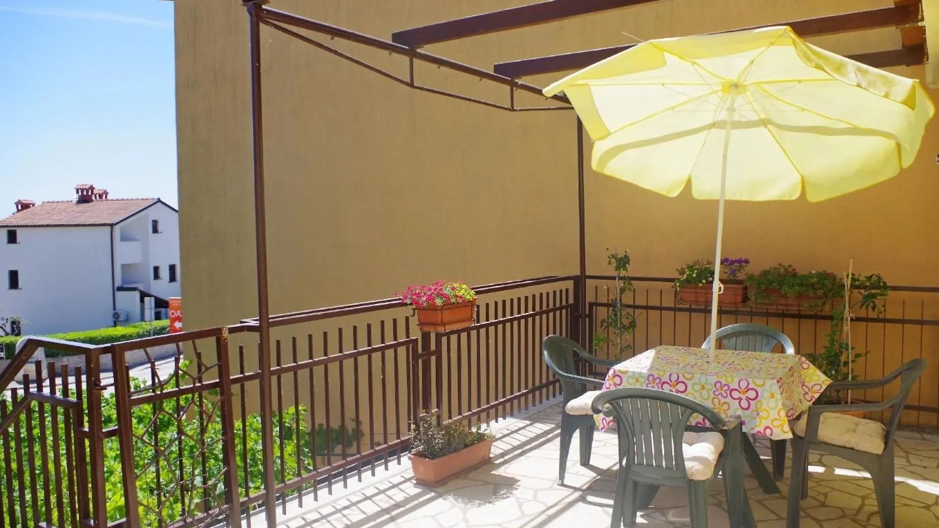 Apartment Tolles Appartement In Pjescana Uvala Mit Garten Und Strand In Der Naehe